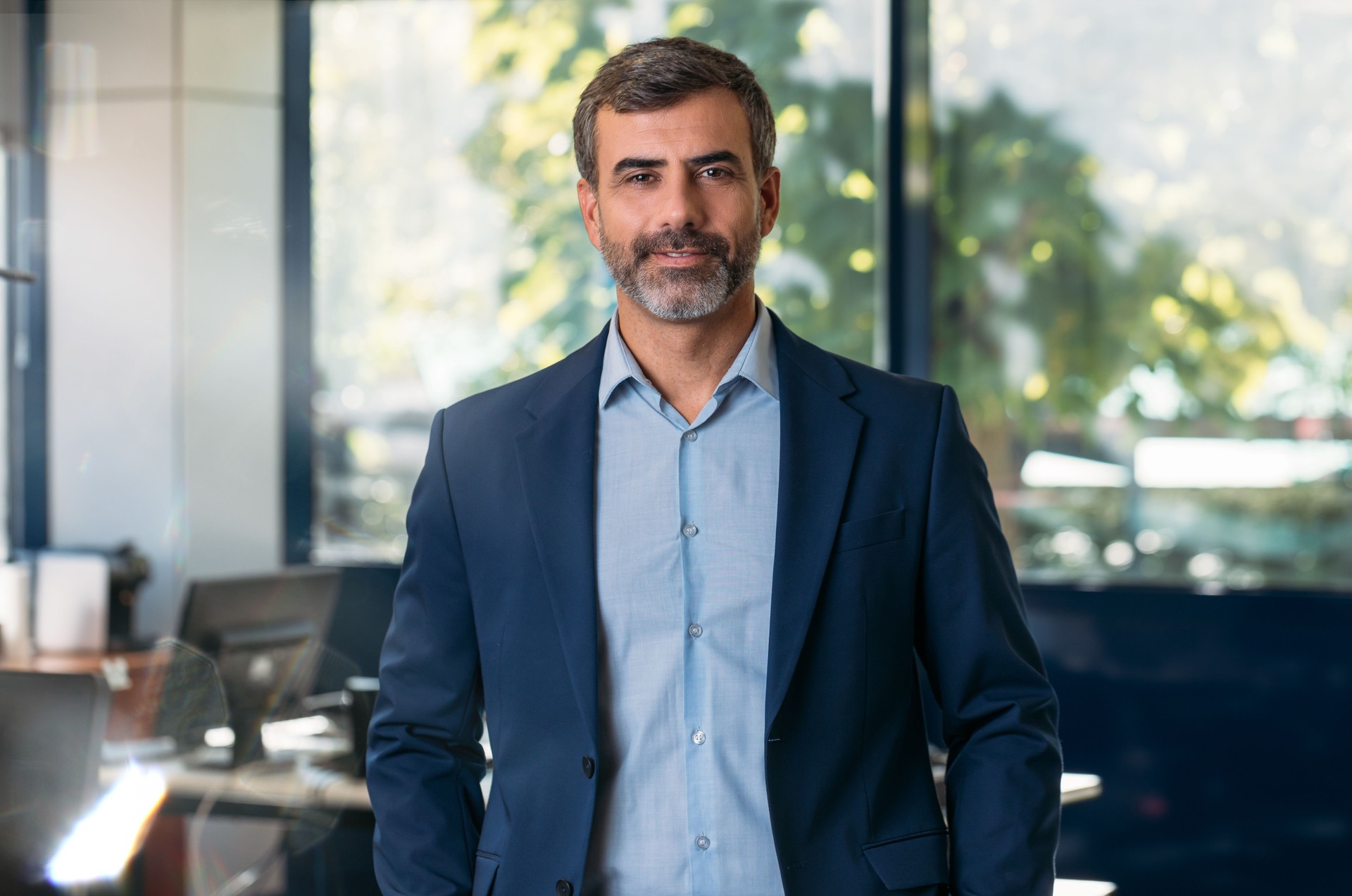 - Thomas Meier, Inhaber KFZ-Meisterbetrieb Meier, München